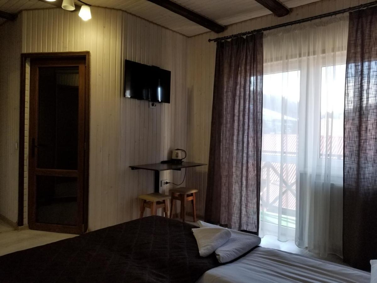Guest House Mountain Bukovel Exterior photo